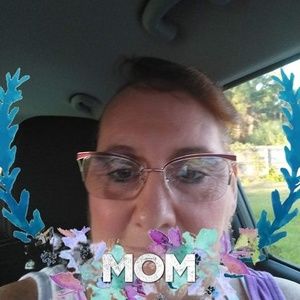 Meet your Posher, Carla